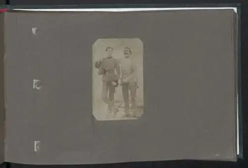 Fotoalbum mit 28 Fotografien auf Salzpapier und 2 Handzeichnungen, 1861, K.u.K. Soldaten Fotografiert von Oblt. Rossetti