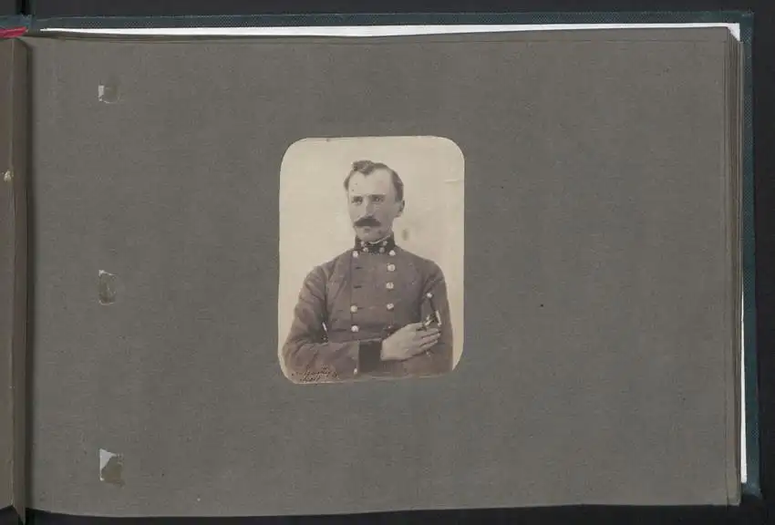 Fotoalbum mit 28 Fotografien auf Salzpapier und 2 Handzeichnungen, 1861, K.u.K. Soldaten Fotografiert von Oblt. Rossetti 26
