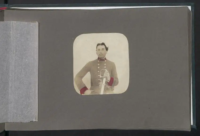 Fotoalbum mit 28 Fotografien auf Salzpapier und 2 Handzeichnungen, 1861, K.u.K. Soldaten Fotografiert von Oblt. Rossetti 27