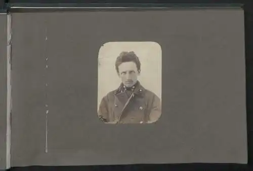 Fotoalbum mit 28 Fotografien auf Salzpapier und 2 Handzeichnungen, 1861, K.u.K. Soldaten Fotografiert von Oblt. Rossetti