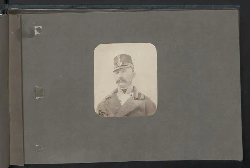 Fotoalbum mit 28 Fotografien auf Salzpapier und 2 Handzeichnungen, 1861, K.u.K. Soldaten Fotografiert von Oblt. Rossetti 8