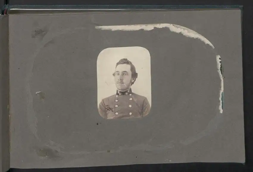 Fotoalbum mit 28 Fotografien auf Salzpapier und 2 Handzeichnungen, 1861, K.u.K. Soldaten Fotografiert von Oblt. Rossetti 9