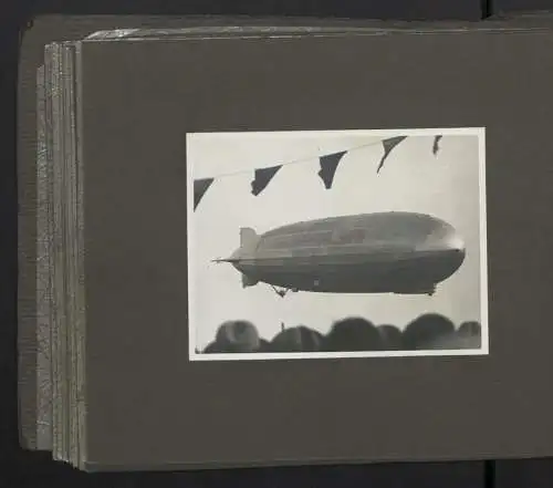 Fotoalbum mit 70 Fotografien, LZ 127 Graf Zeppelin in Berlin Tempelhof 1931, Trauerzug für Franz Lenk & Paul Anlauf