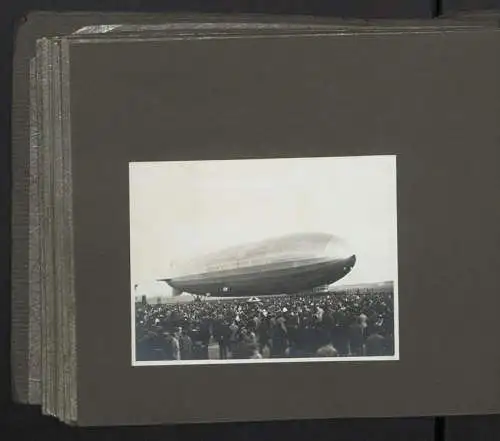 Fotoalbum mit 70 Fotografien, LZ 127 Graf Zeppelin in Berlin Tempelhof 1931, Trauerzug für Franz Lenk & Paul Anlauf