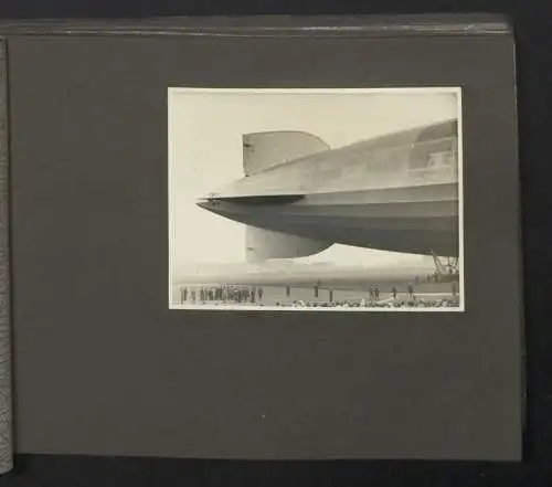 Fotoalbum mit 70 Fotografien, LZ 127 Graf Zeppelin in Berlin Tempelhof 1931, Trauerzug für Franz Lenk & Paul Anlauf