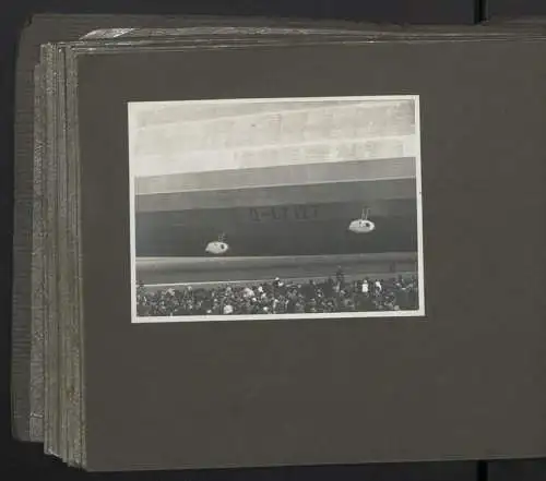 Fotoalbum mit 70 Fotografien, LZ 127 Graf Zeppelin in Berlin Tempelhof 1931, Trauerzug für Franz Lenk & Paul Anlauf