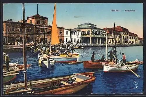 AK Brioni, Panorama über den Hafen mit Fischerbooten