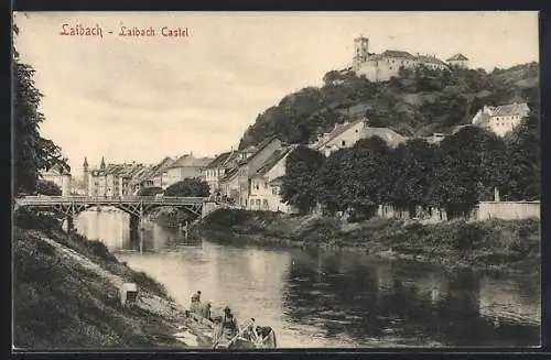 AK Ljubljana / Laibach, Flusspartie mit Blick zum Kastell