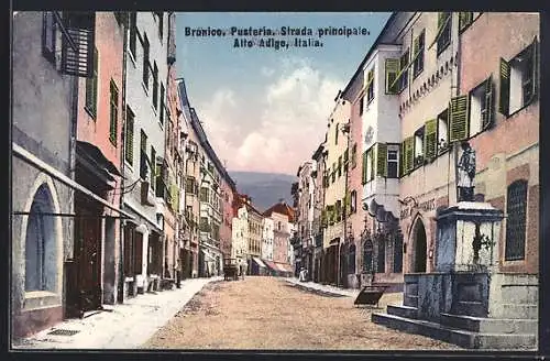 AK Bruneck /Pustertal, Stadtgasse mit Denkmal