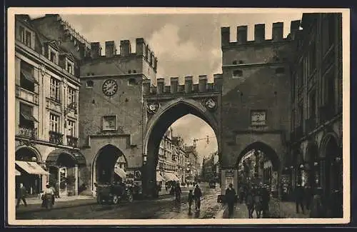 AK München, Blick durch das Karlstor