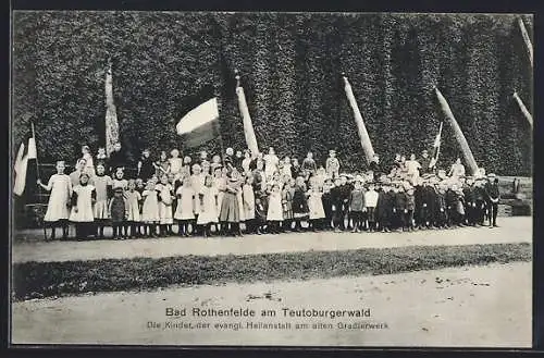 AK Bad Rothenfelde, Kinder der evangel. Heilanstalt am alten Gradierwerk