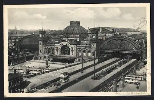 AK Dresden, Gesamtansicht vom Hauptbahnhof, Eisenbahn, Strassenbahn