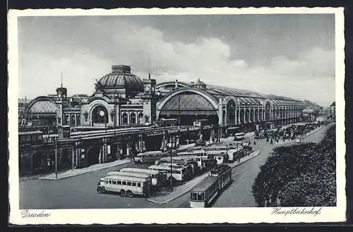 AK Dresden, Autobusse vor dem Hauptbahnhof