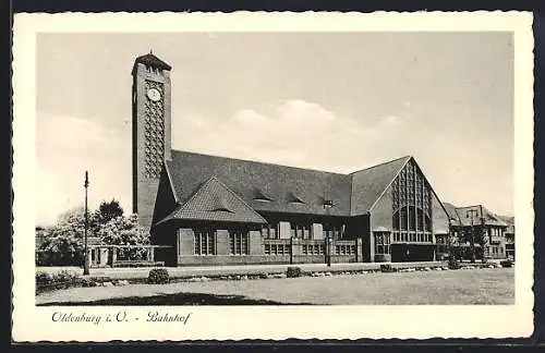 AK Oldenburg i. O., Bahnhof mit dem Uhrturm