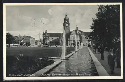 AK Wiesbaden, Reisinger-Brunnen-Anlage mit Hauptbahnhof