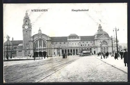 AK Wiesbaden, Blick zum Hauptbahnhof, Strassenbahn