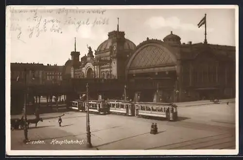 AK Dresden, Strassenbahnen am Hauptbahnhof