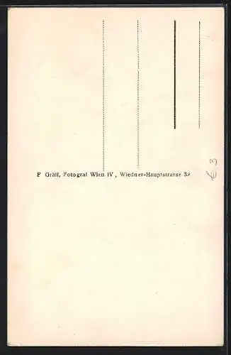 AK Wien, Pfarrkirche zu den hlg. Schutzengeln mit Passanten