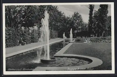 AK Wiesbaden, Reisinger Brunnen-Anlage