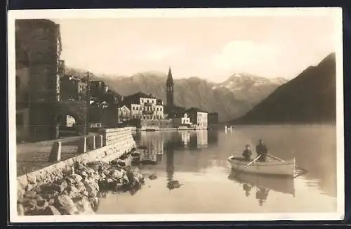 AK Perast, Ortsansicht von der Wasserseite aus