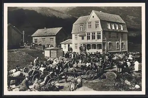 AK Norangsdal, Hotel Norangsdal, Fivelstadhaugen, Leute in Kutschen