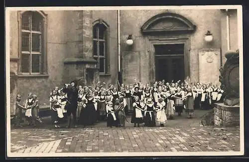 Foto-AK Hameln, Kinder beim Rattenfängertanz