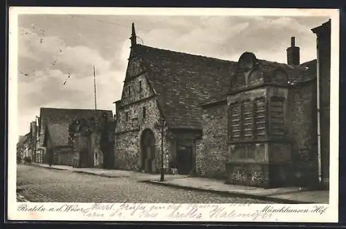 AK Rinteln a. d. Weser, Münchhausen-Hof mit Strassenpartie