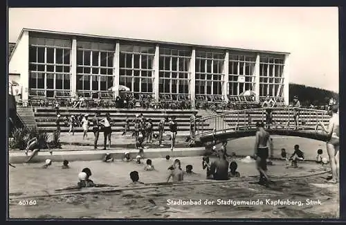 AK Kapfenberg /Stmk., Belebte Szene im Stadionbad