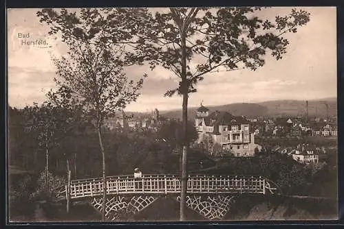 AK Bad Hersfeld, Ortsmotiv mit Brücke und Villen