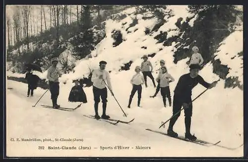 AK St-Claude, Skieurs, Wintersportler laufen Ski