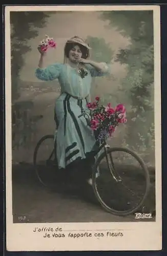 AK Je vous rapporte ces fleurs, Dame mit Blumen auf Fahrrad