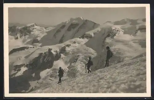 AK Piz Morteratsch, Bergsteiger beim Abstieg