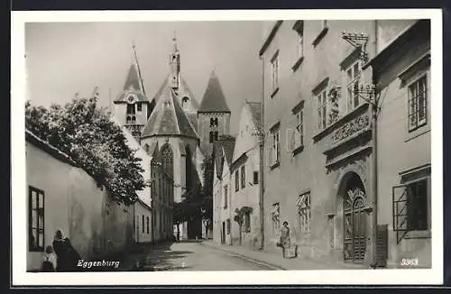 AK Eggenburg, Strassenpartie mit Blick auf die Kirche