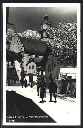 AK Absam, Wallfahrtkirche im Frühling