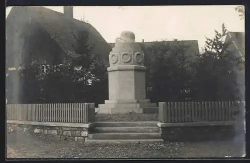 Foto-AK Hemeringen, Kriegerdenkmal in 1921