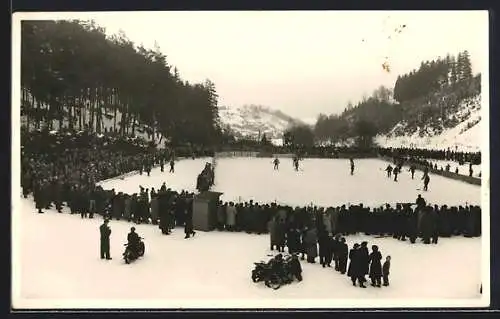 Foto-AK Lobenstein / Saale, Hockeyspiel im Winter