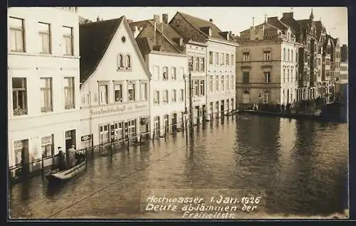 AK Köln-Deutz, Hochwasser von 1926, Abdämmen der Freiheitstrasse