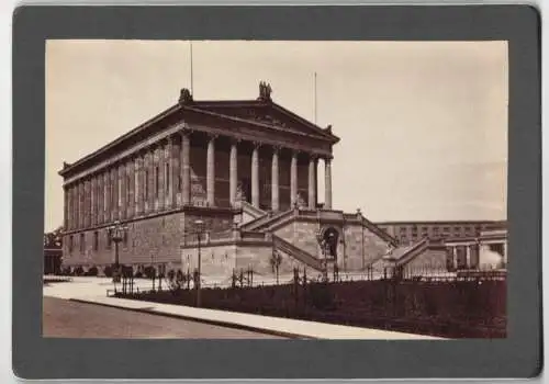 10 Fotografien J. F. Stiehm, Berlin, Ansicht Berlin, Unter den Linden, Kaiserpassage, Börse, Opernhaus, rotes Rathaus