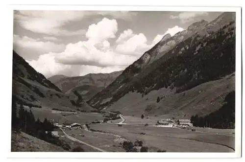 Fotografie Gebr. Metz, Tübingen, Ansicht Ferleiten, Blick in das Tal mit Gasthäusern, Rohabzug