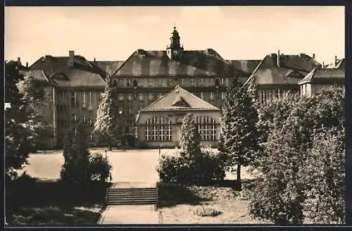 AK Burgstädt /Sa., Ernst-Schneller-Schule mit Hof aus der Vogelschau