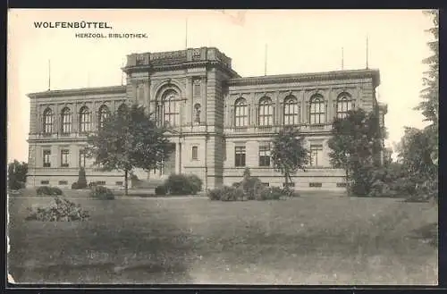 AK Wolfenbüttel, Park vor der Herzogl. Bibliothek