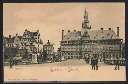 AK Emden, Rathaus mit Passanten