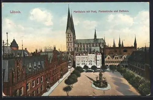 AK Lübeck, Marktplatz mit Post, Marienkirche und Rathaus