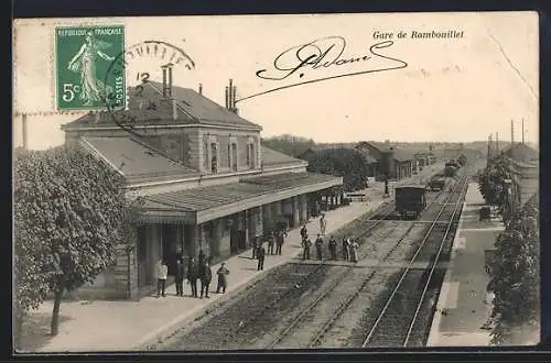 AK Rambouillet, La Gare, Bahnhof von der Gleisseite