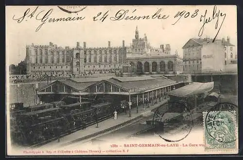 AK Saint-Germain-en-Laye, La Gare vue de la Terrasse