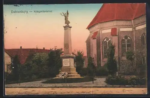 AK Dahlenburg, Kriegerdenkmal an der Kirche