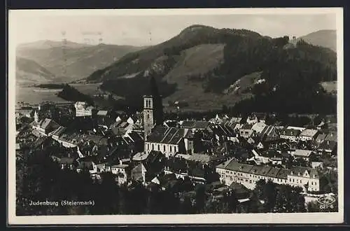 AK Judenburg /Steiermark, Ortsansicht mit Kirche gegen den Berg