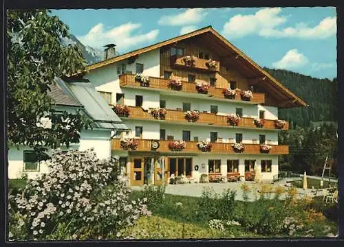 AK Ramsau am Dachstein, Hotel-Pension Kielhuberhof Perner-Tritscher mit Vorplatz