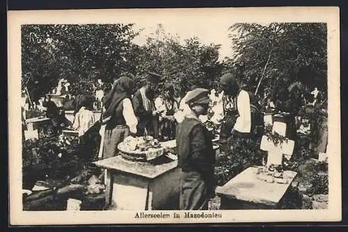 AK Mazedonien, Bauern auf dem Friedhof zu Allerseelen