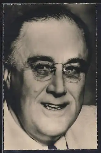 AK Franklin D. Roosevelt, Portrait mit Brille